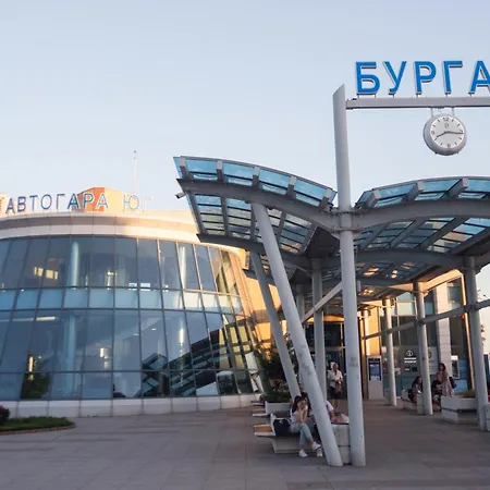 Large 2 Bedrooms Flat - Center - In Front Of The Daire