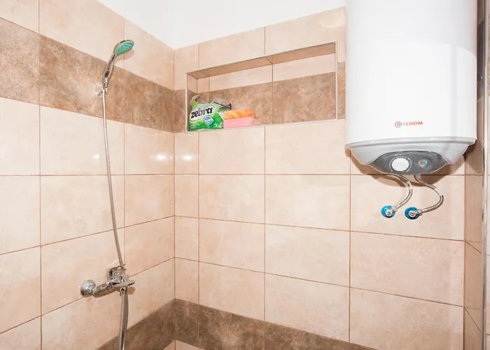 Large 2 Bedrooms Flat - Center - In Front Of The Daire *