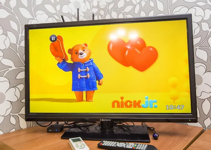 Large 2 Bedrooms Flat - Center - In Front Of The Apartment