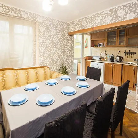 Large Private Flat With Extra Beds - Center - In Front Of The *