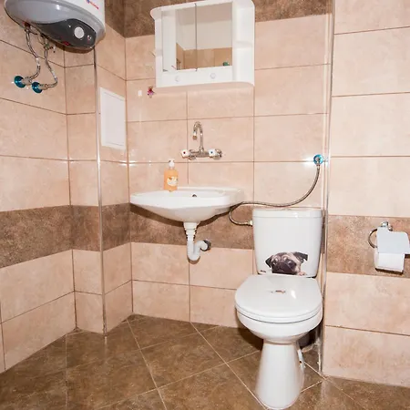Large Private Flat With Extra Beds - Center - In Front Of The Apartment *