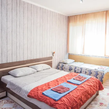 Large Private Flat With Extra Beds - Center - In Front Of The Apartment *