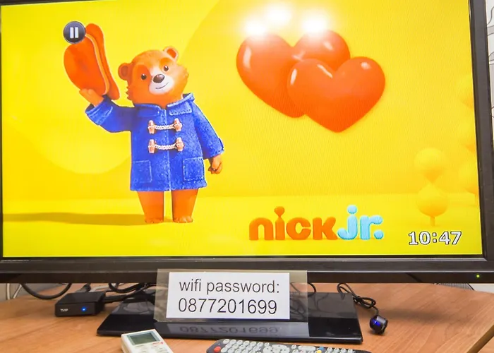 Large 2 Bedrooms Flat - Center - In Front Of The Apartment